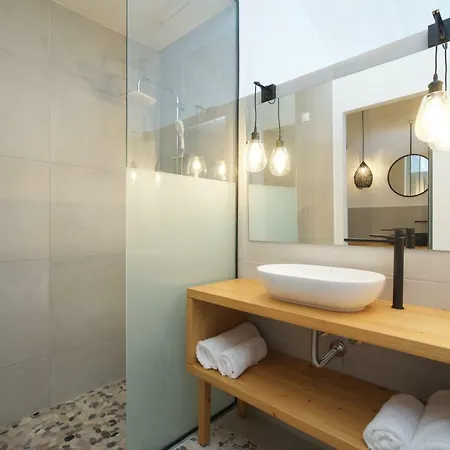 Alancia מלון דירות סאמי