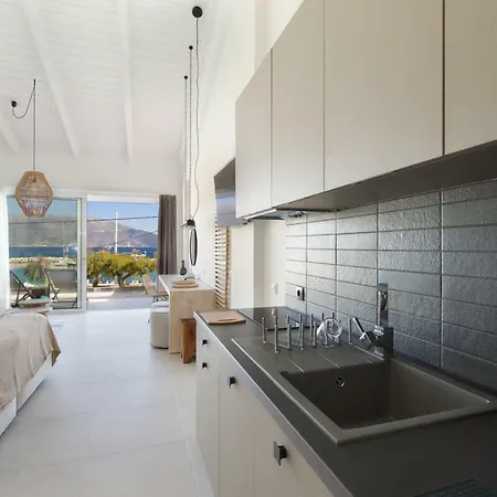 Alancia מלון דירות סאמי